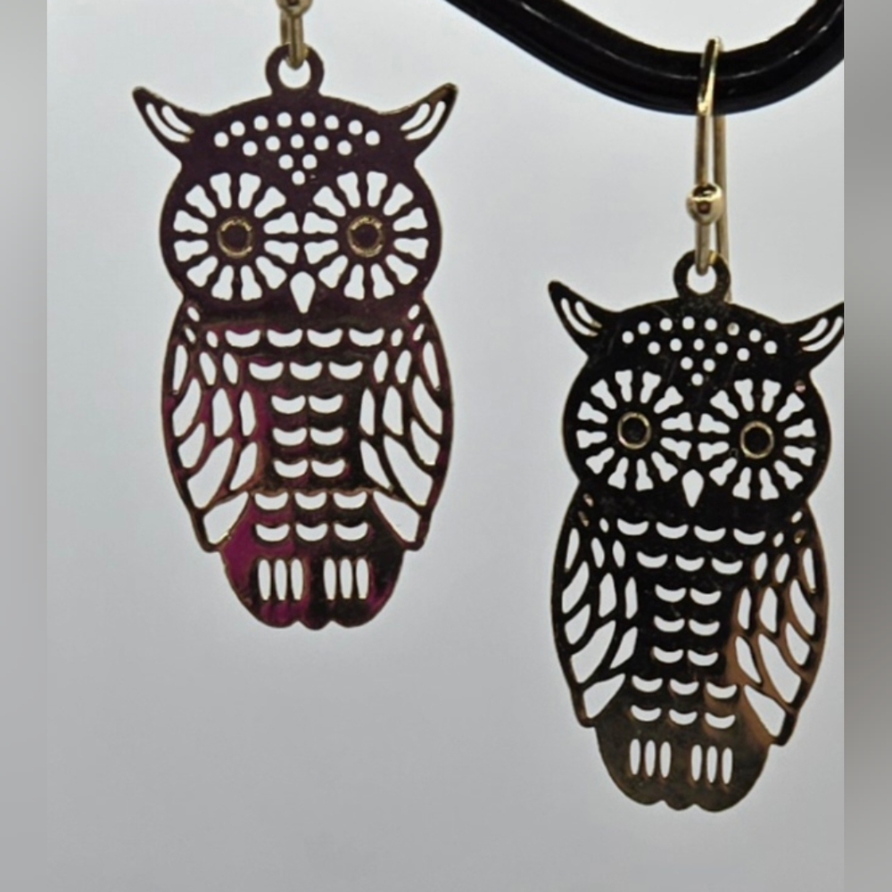 🦉 GoldTone Owl Earrings Thin Metal Intricate Cut-out Design 1.5" Drop NWOT